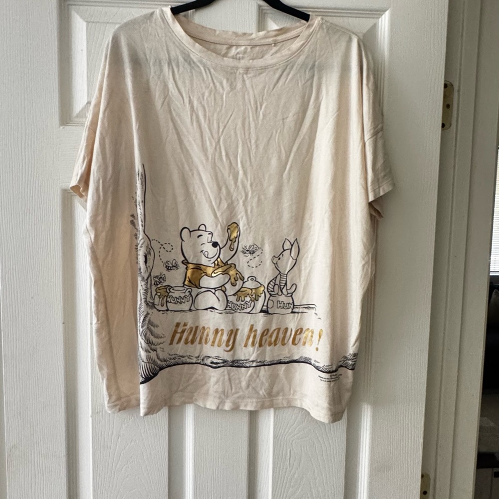 Cream Winnie the Pooh Women's T-Shirt